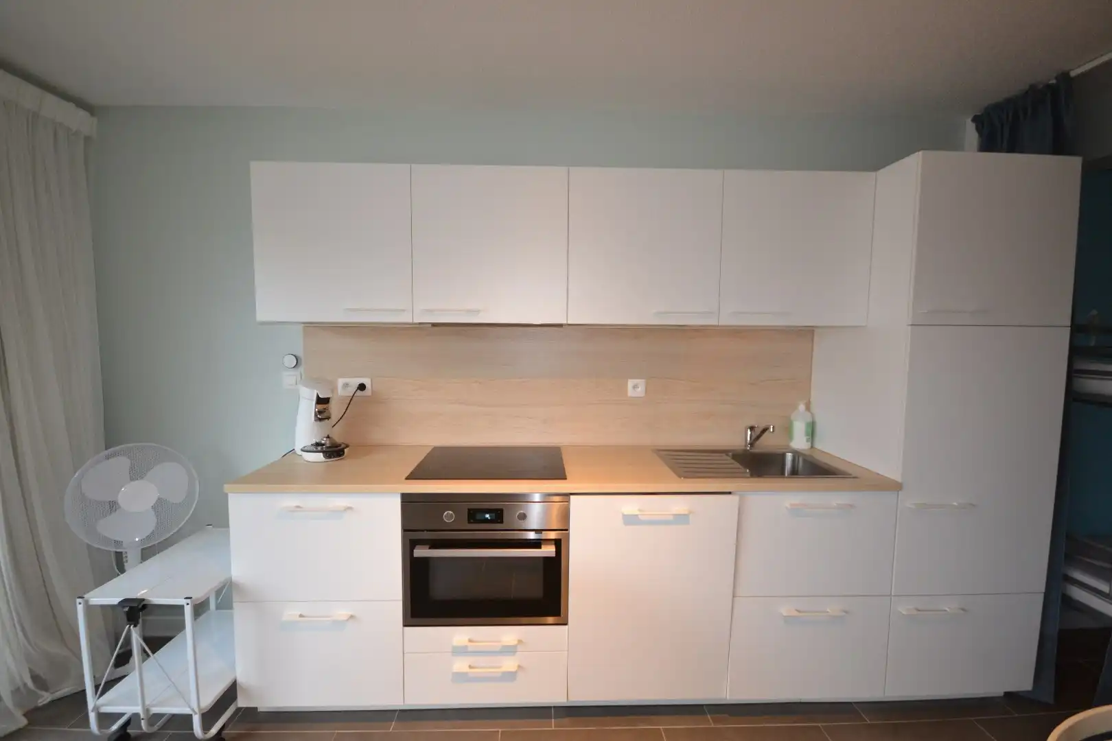 Gemeubeld appartement met  slaaphoek te Oostduinkerke ,  terras en  zijdelinks zeezicht.  foto 6