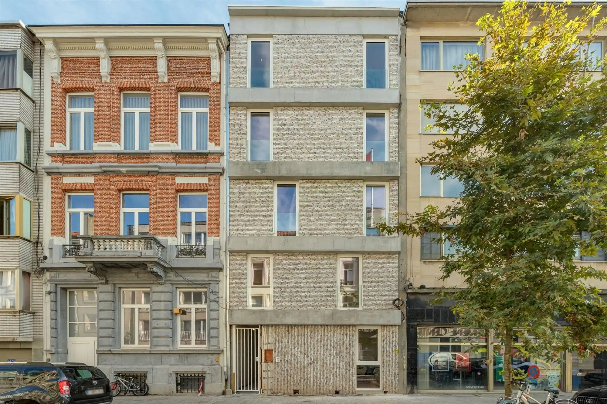 Gerenoveerd gelijkvloers appartement met tuin foto 11