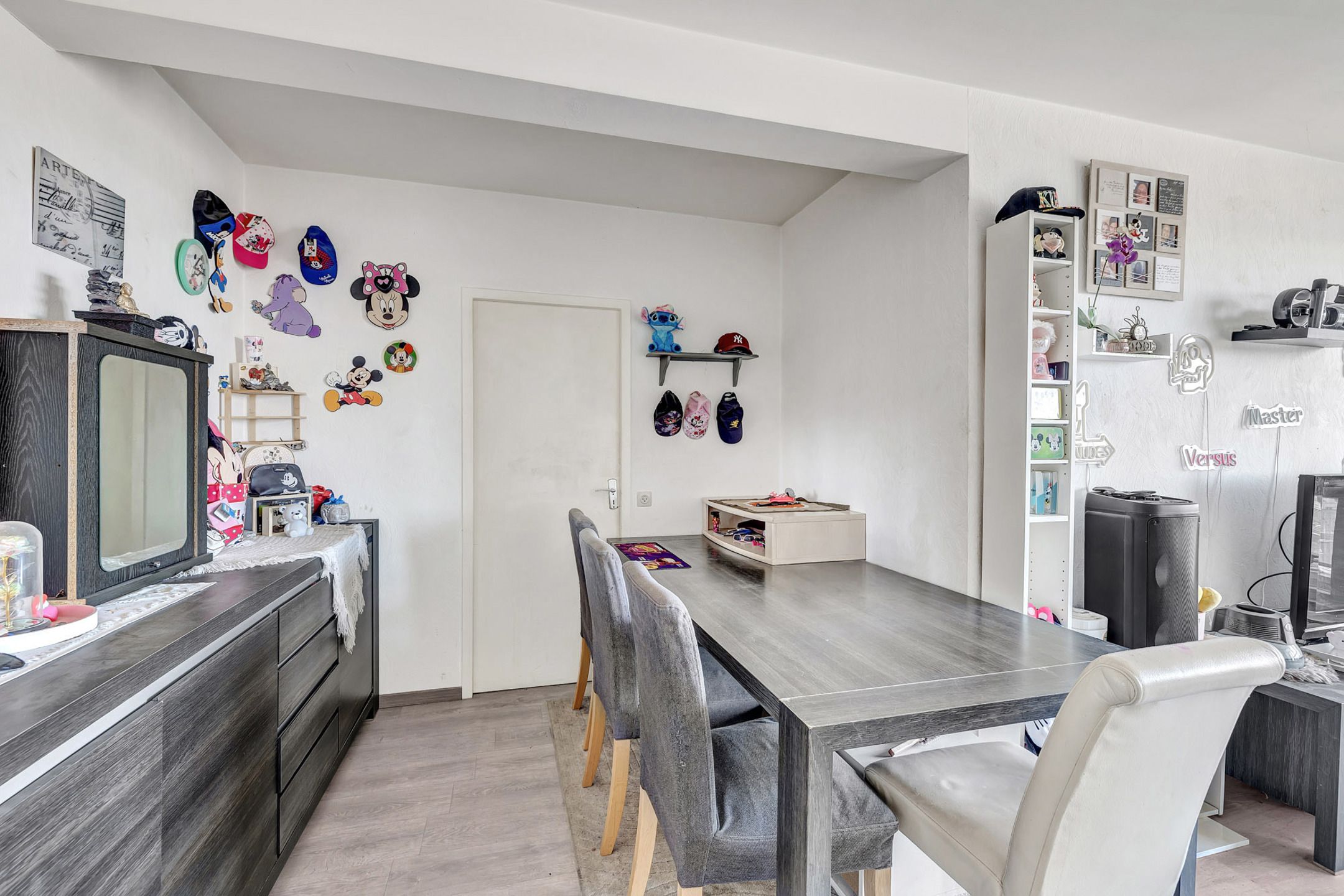 Gerenoveerd appartement met twee slaapkamers in Aalst foto 4