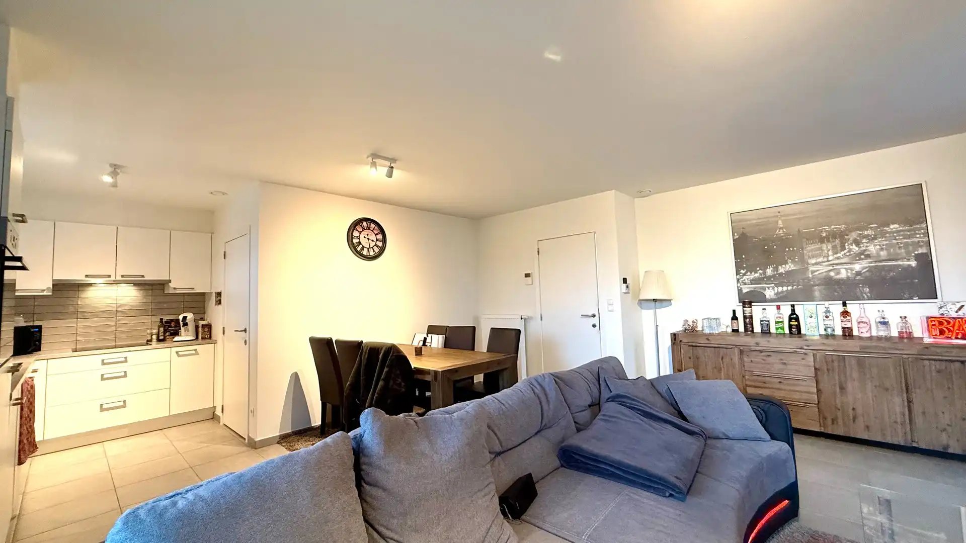 Instapklaar en verzorgd appartement met 2 slaapkamers, terras en garage foto 3