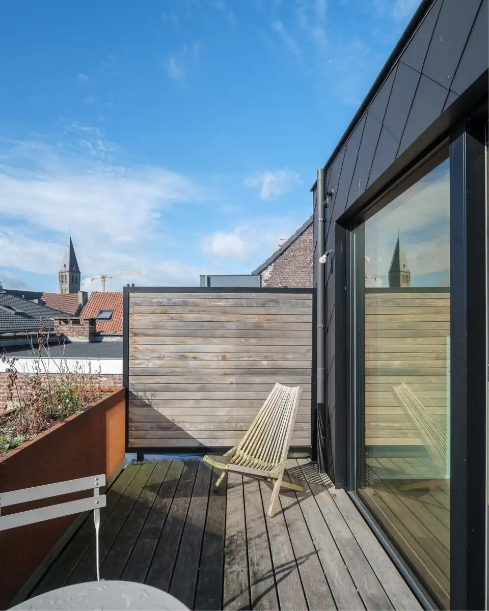 Lichtrijk gerenoveerde duplex vlakbij Gent centrum foto 8