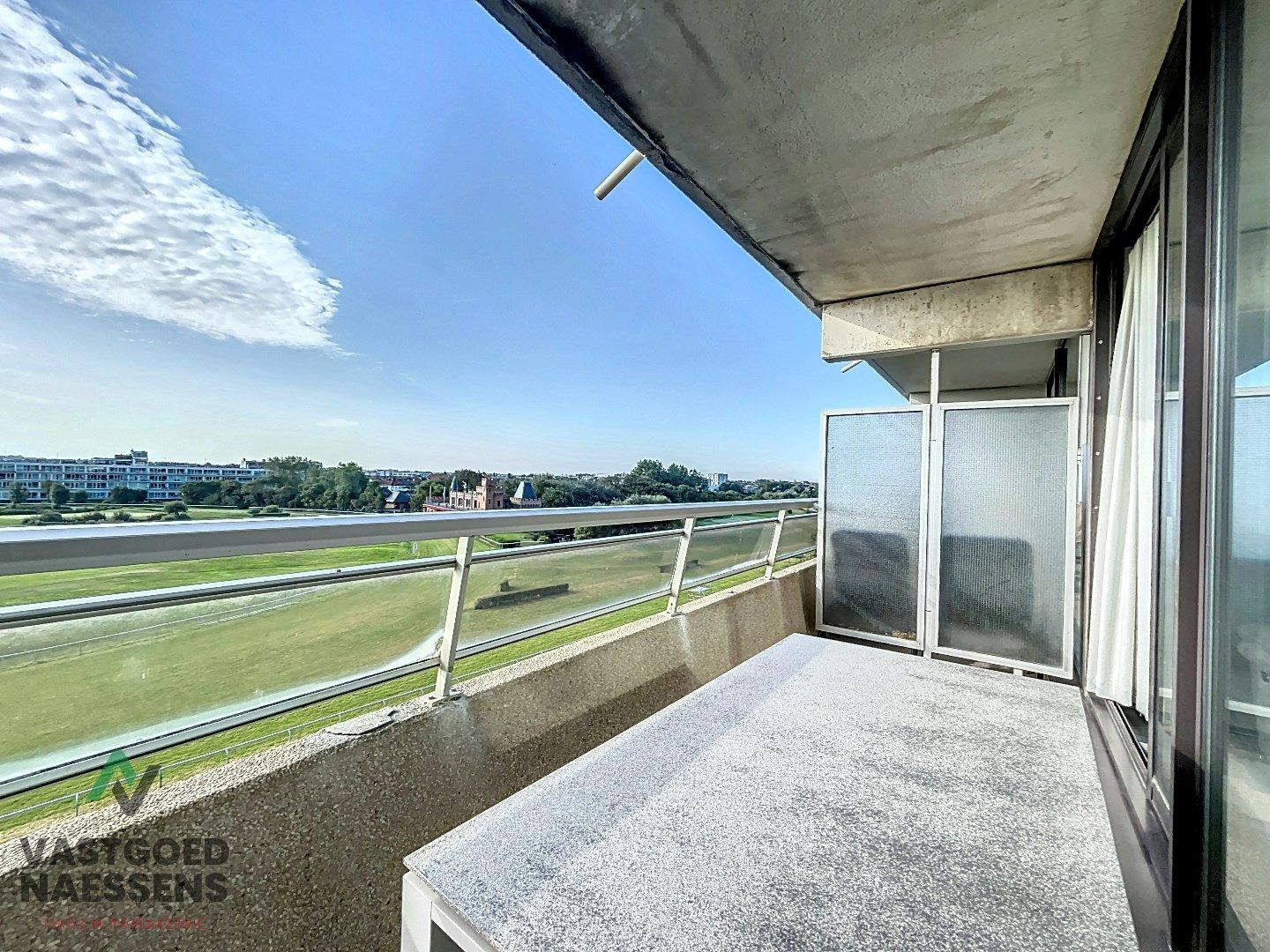 INSTAPKLARE STUDIO MET TERRAS - ZICHT OP GOLF  foto 1