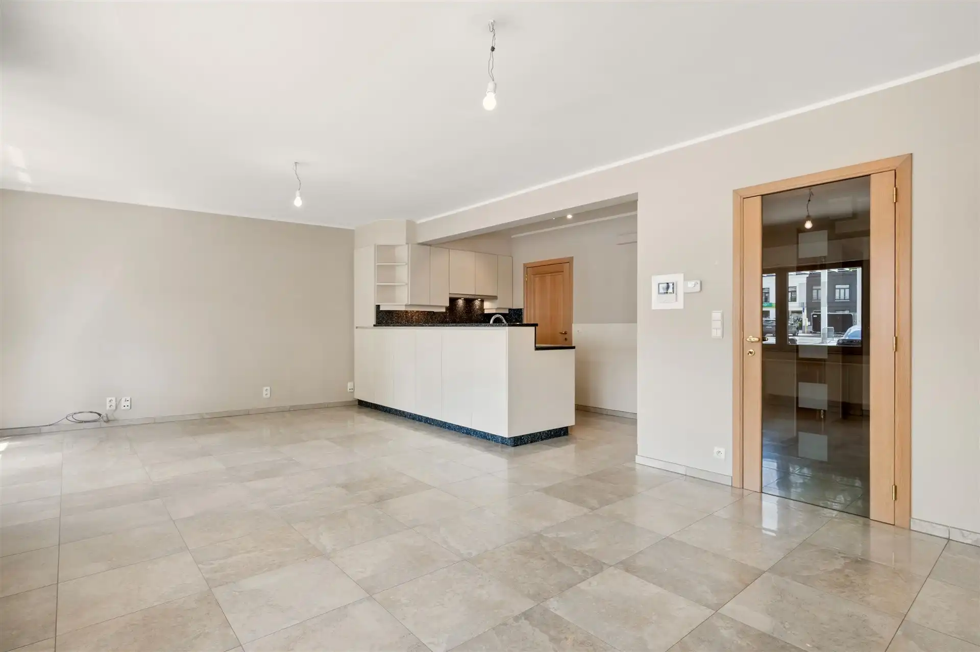 Uiterst centraal gelegen appartement met 2 slpks foto 5
