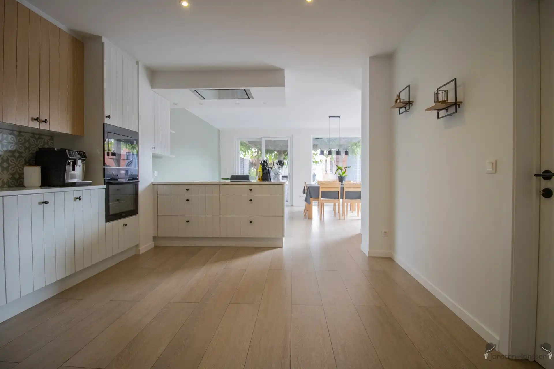 Volledig gerenoveerde HOB met 4 slaapkamers op 431 m² foto 5