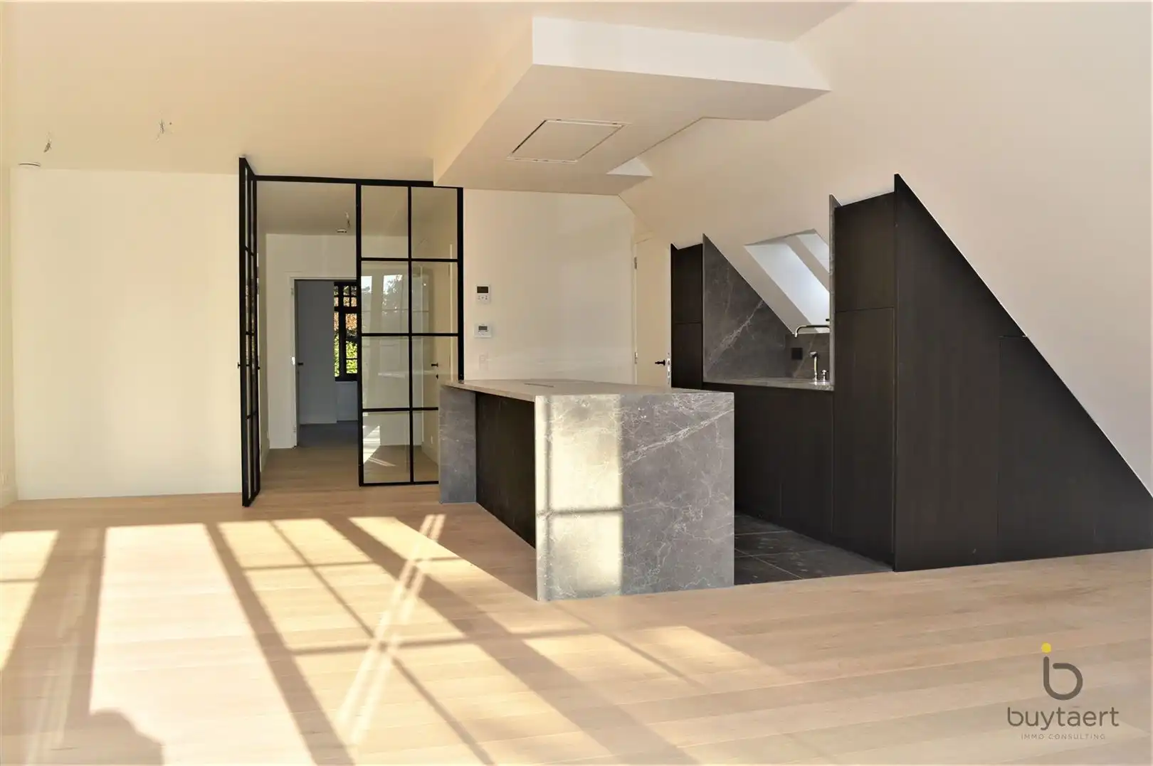 Standingvol en recent 2 slaapkamer appartement te Schilde. foto 8