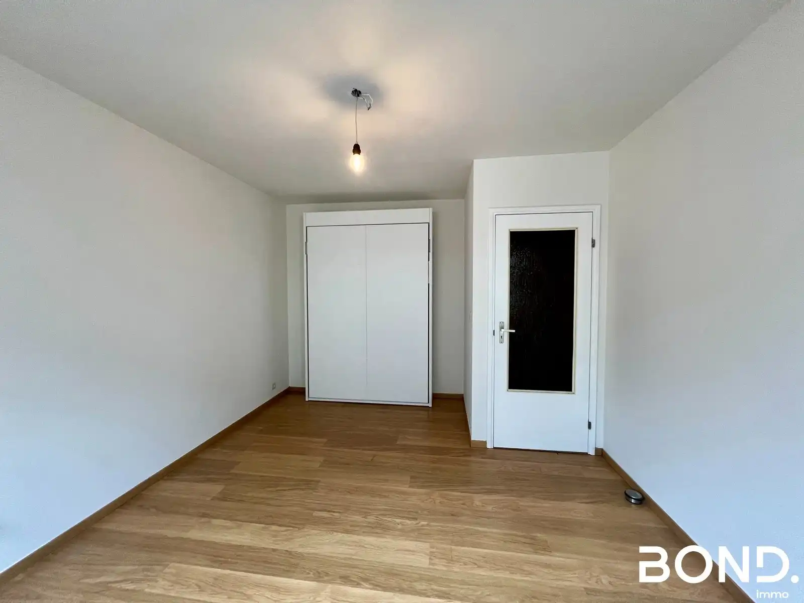 Recent gerenoveerde studio met terras in de Parkstraat 106. foto 4