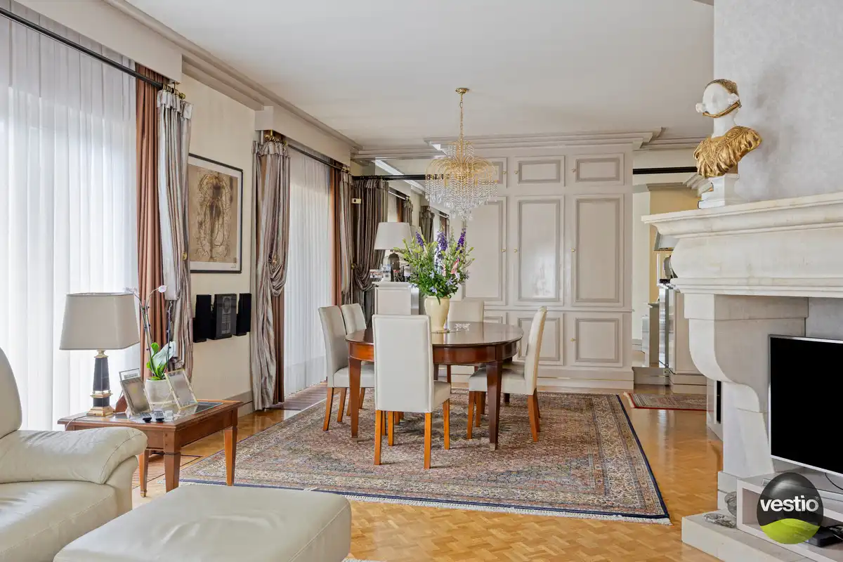 ROYALE WONING MET DOKTERSPRAKTIJK TE BILZEN HOESELT. foto 12