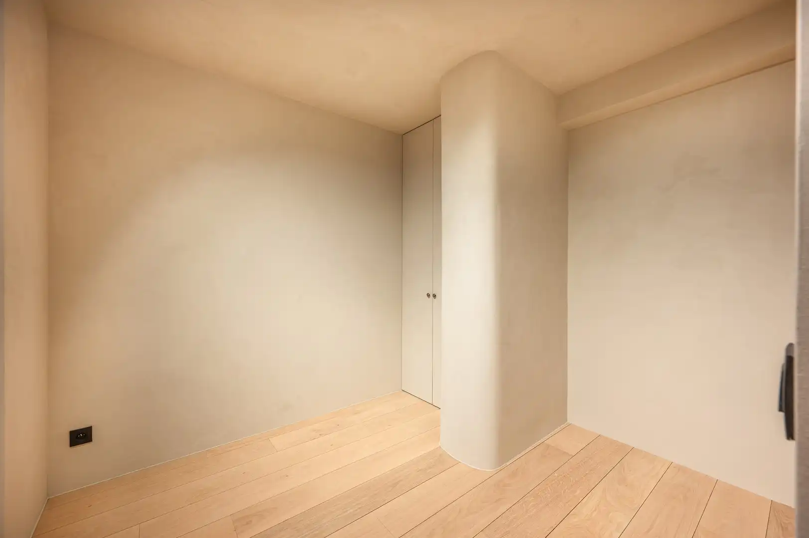 Gerenoveerd appartement met 3 slaapkamers, gelegen nabij de Zeedijk en het Driehoeksplein. foto 21