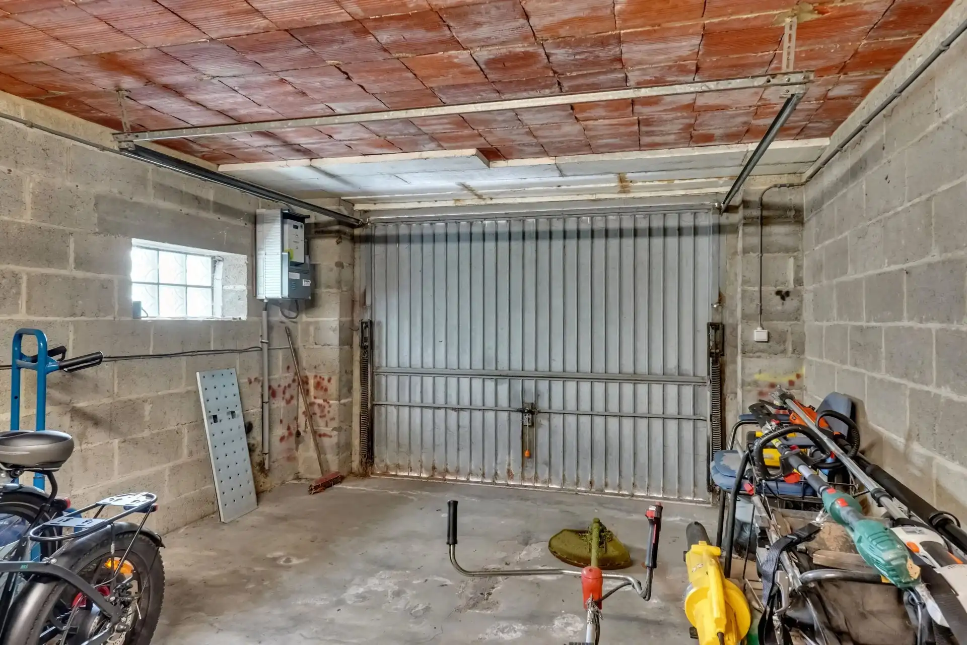 Huis  met 4 slaapkamers en dubbele garage foto 19