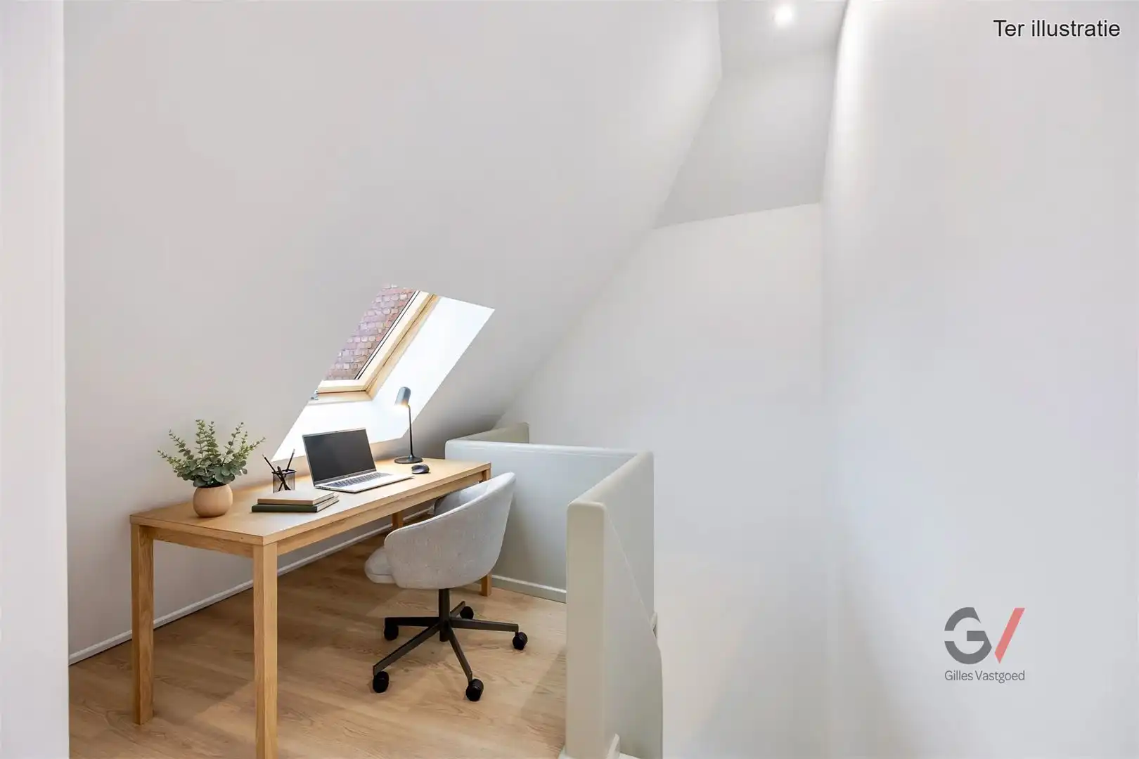 Gerenoveerde woning foto 24