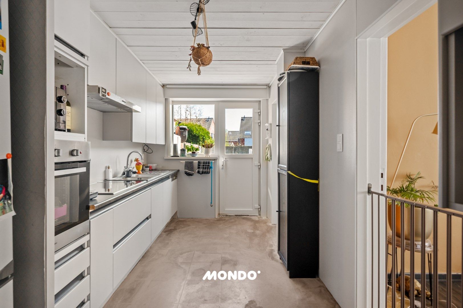Half open woning met garage! foto 6