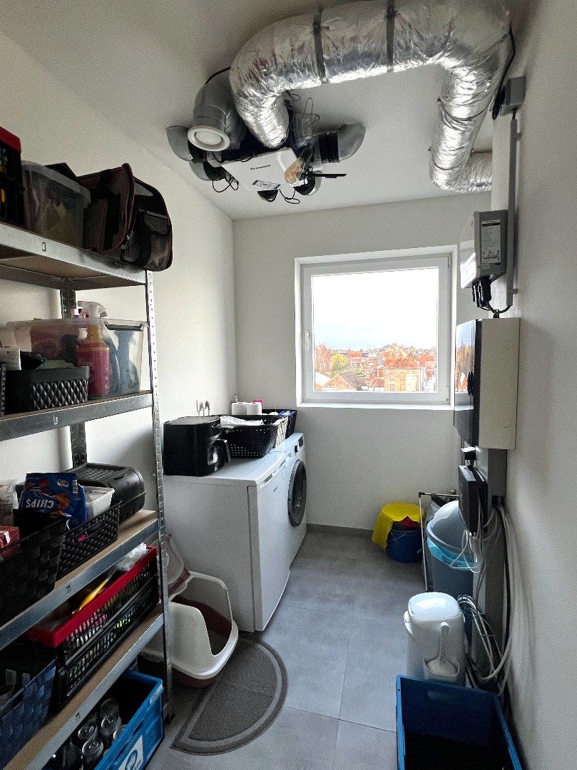 Te huur: Ruim en lichtrijk appartement met garage – Harelbeke foto 10