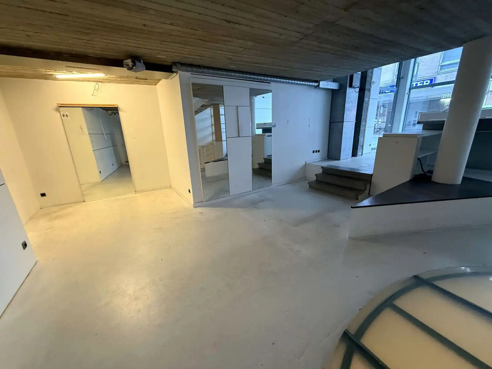 Handelsgelijkvloers tussen Bondgenotenlaan en Diestsestraat foto 10