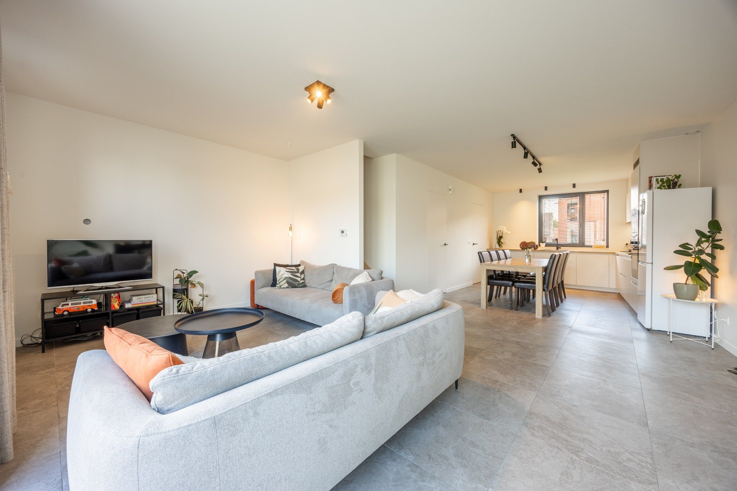 RUIME, KLASSEVOLLE EN ENERGIEZUINIGE WONING  foto 4