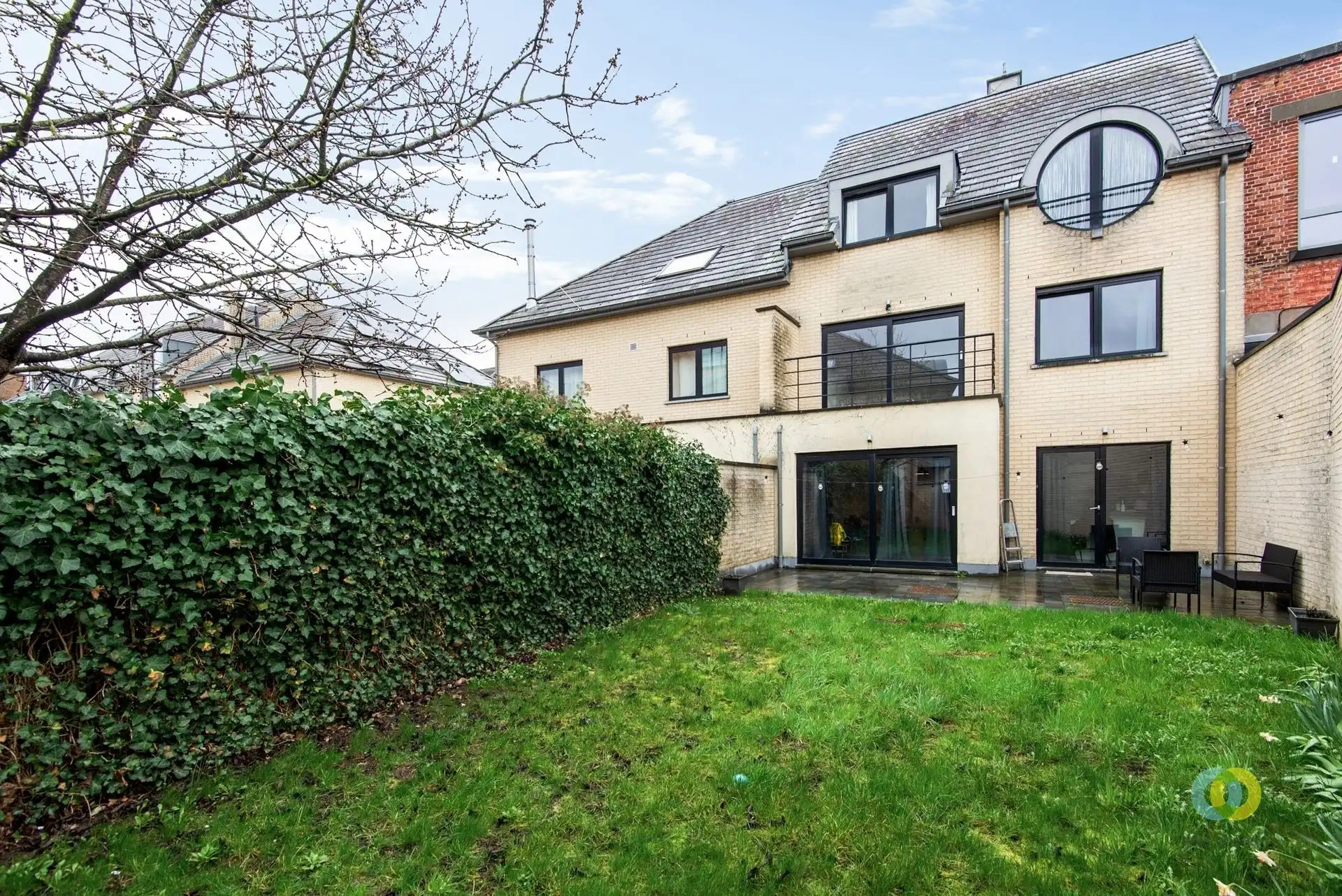 **IN OPTIE** Veelzijdige gezinswoning met 4 slaapkamers foto {{pictureIndex}}