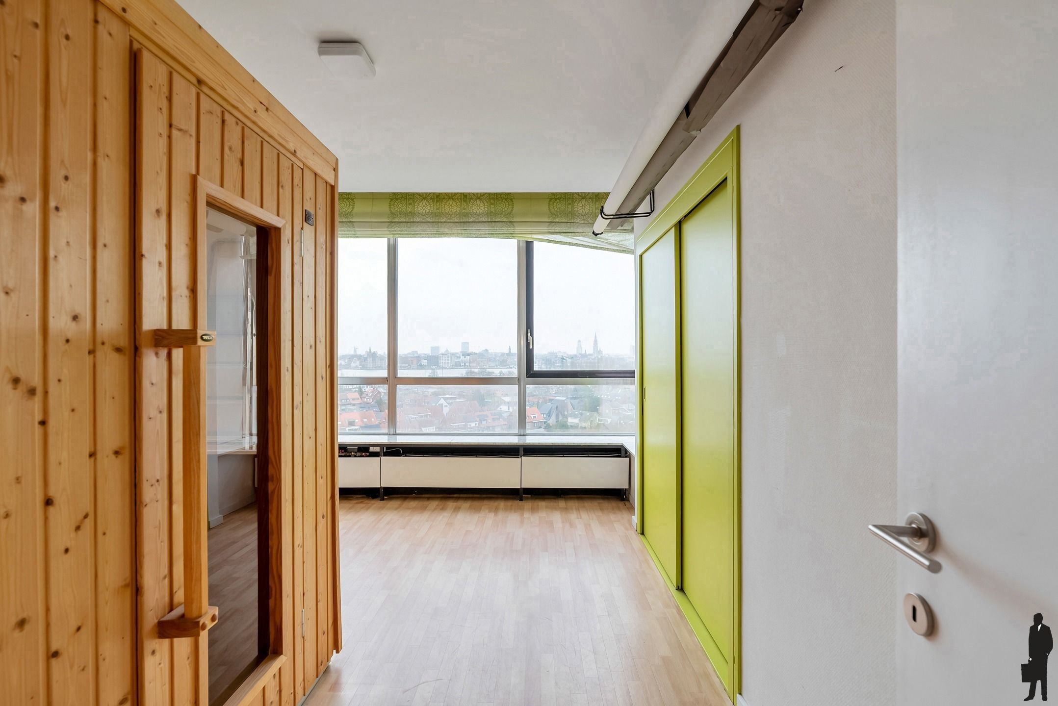 Exclusief appartement met zicht over de skyline van Antwerpen en de Schelde! foto 18
