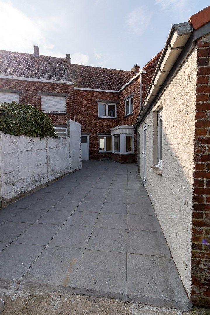 Woning met 4 slaapkamers en garage te Zarren foto 9