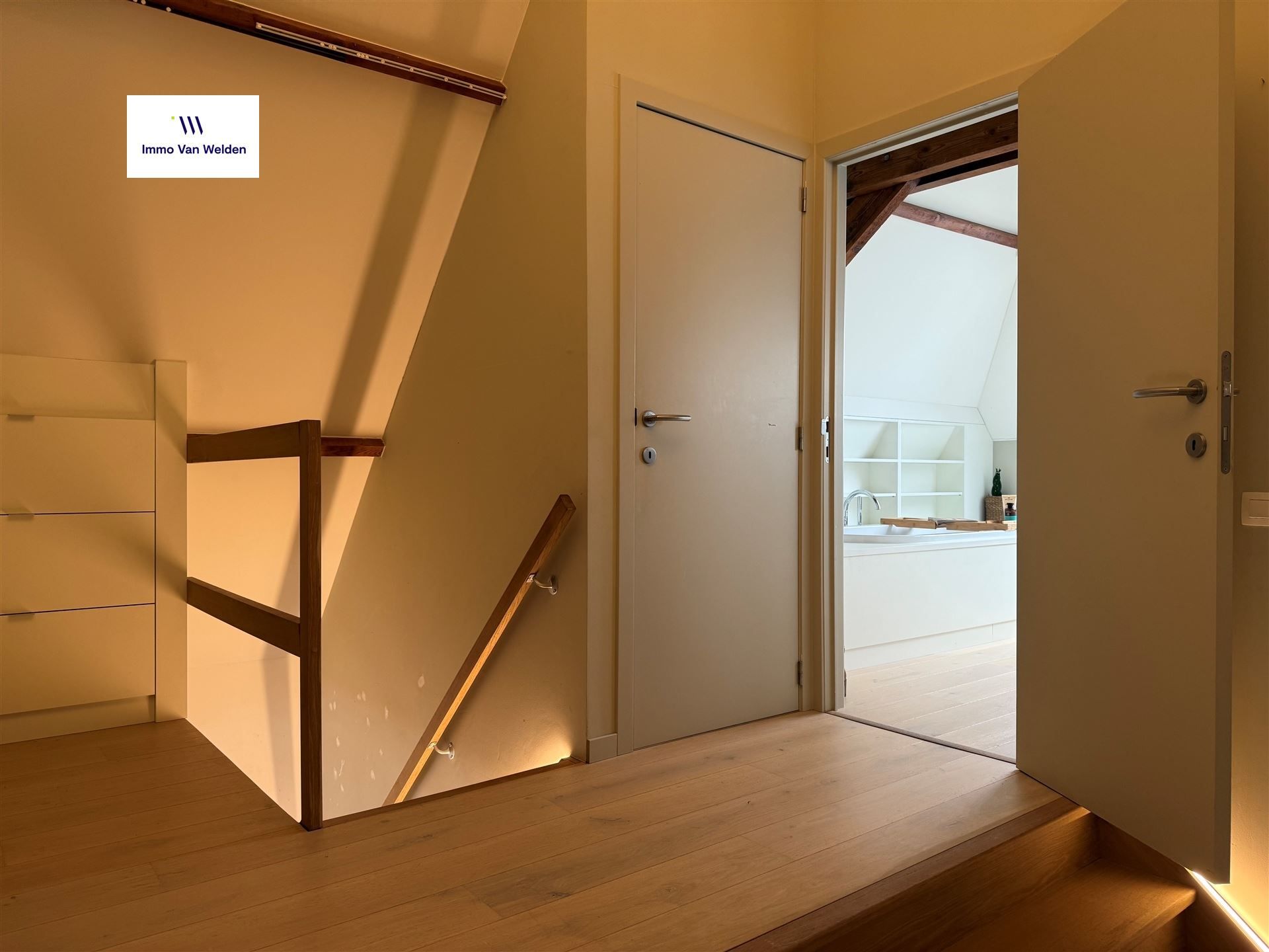 Rustig gelegen villa in groene wijk van Oudenaarde, op wandelafstand van het centrum
. foto 16