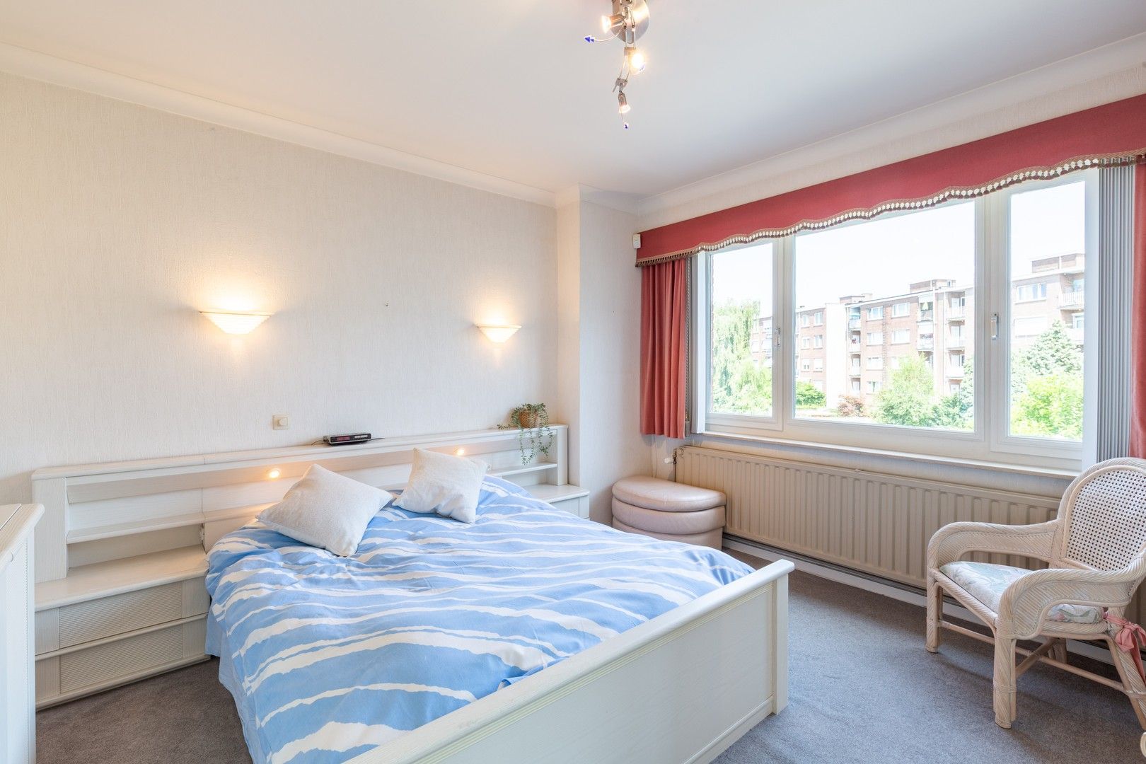 Zeer lichtrijke woning met unieke veranda foto 17