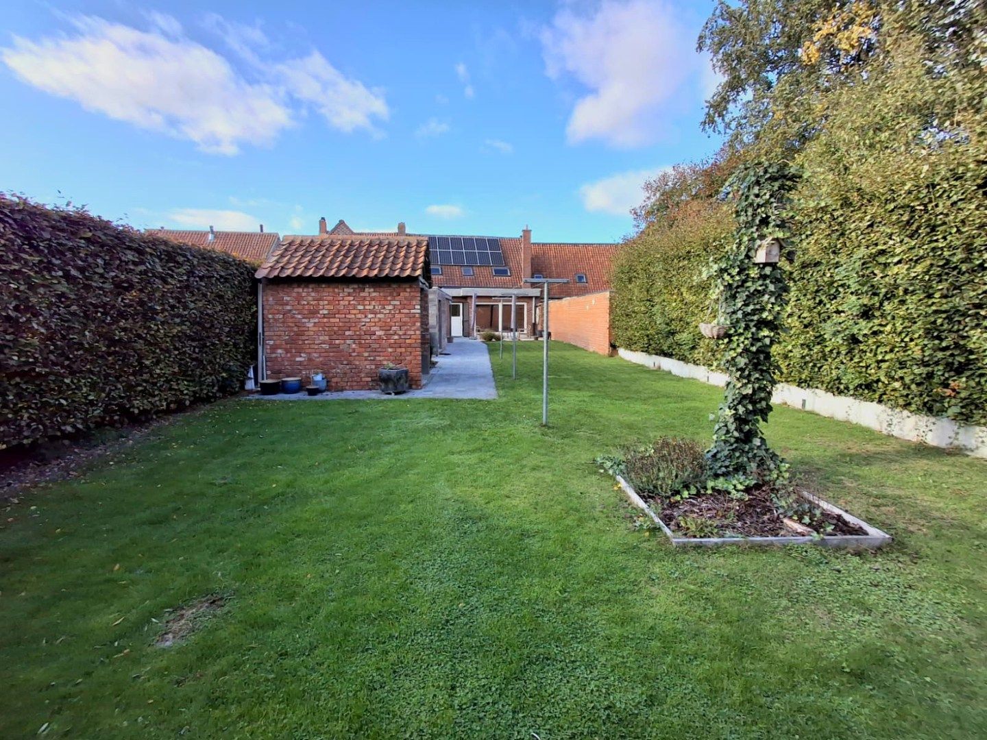 RUIME, GEZELLIGE WONING MET 4 SLAAPKAMERS EN TUIN foto 16