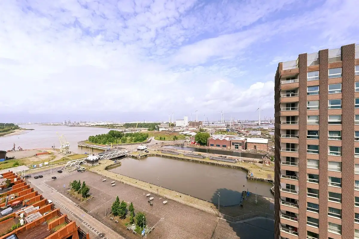 Instapklaar appartement met ruim terras op het Eilandje
 foto 12