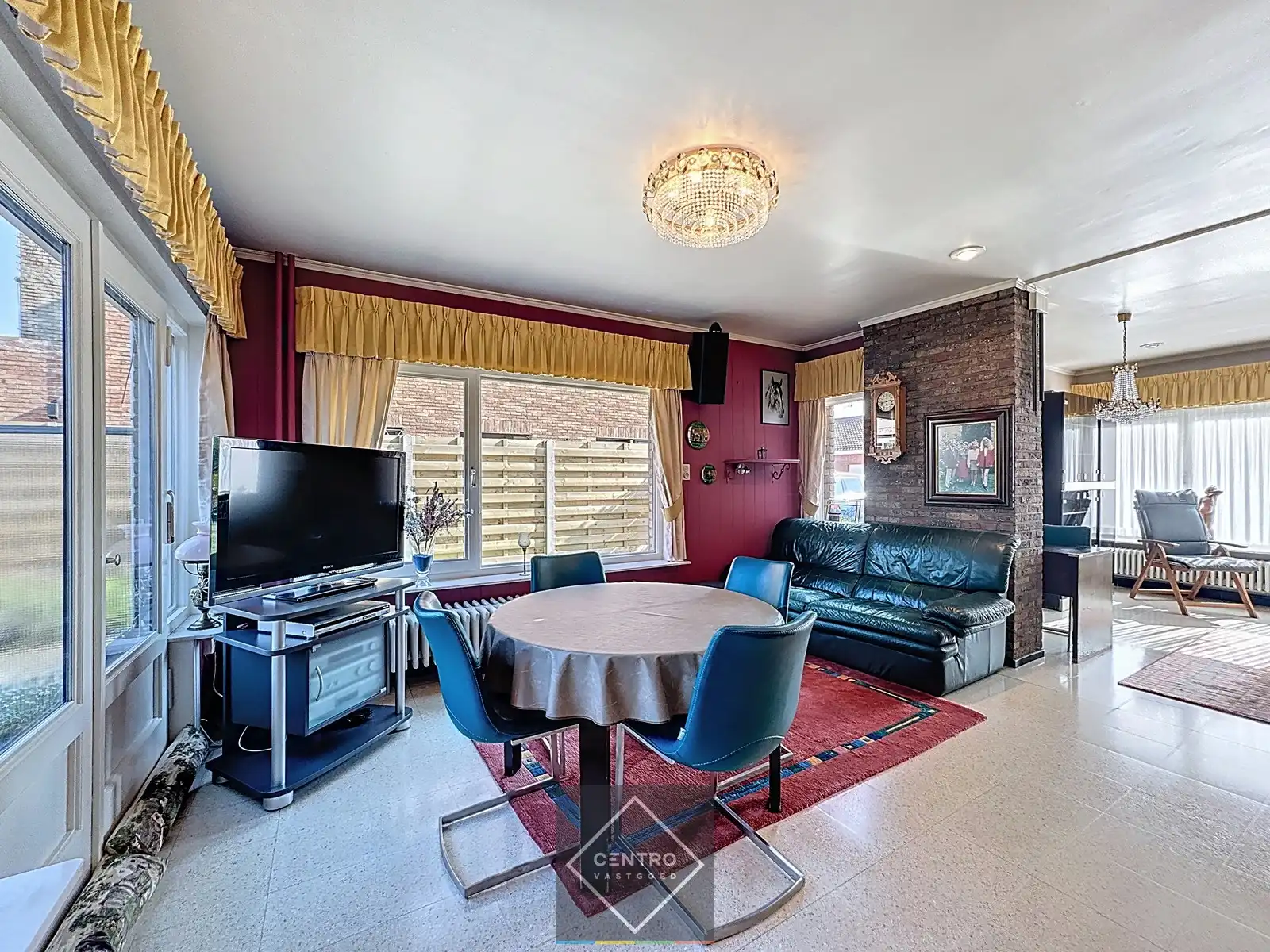 UITERST interessant gelegen woning te Sint-Andries! foto 3