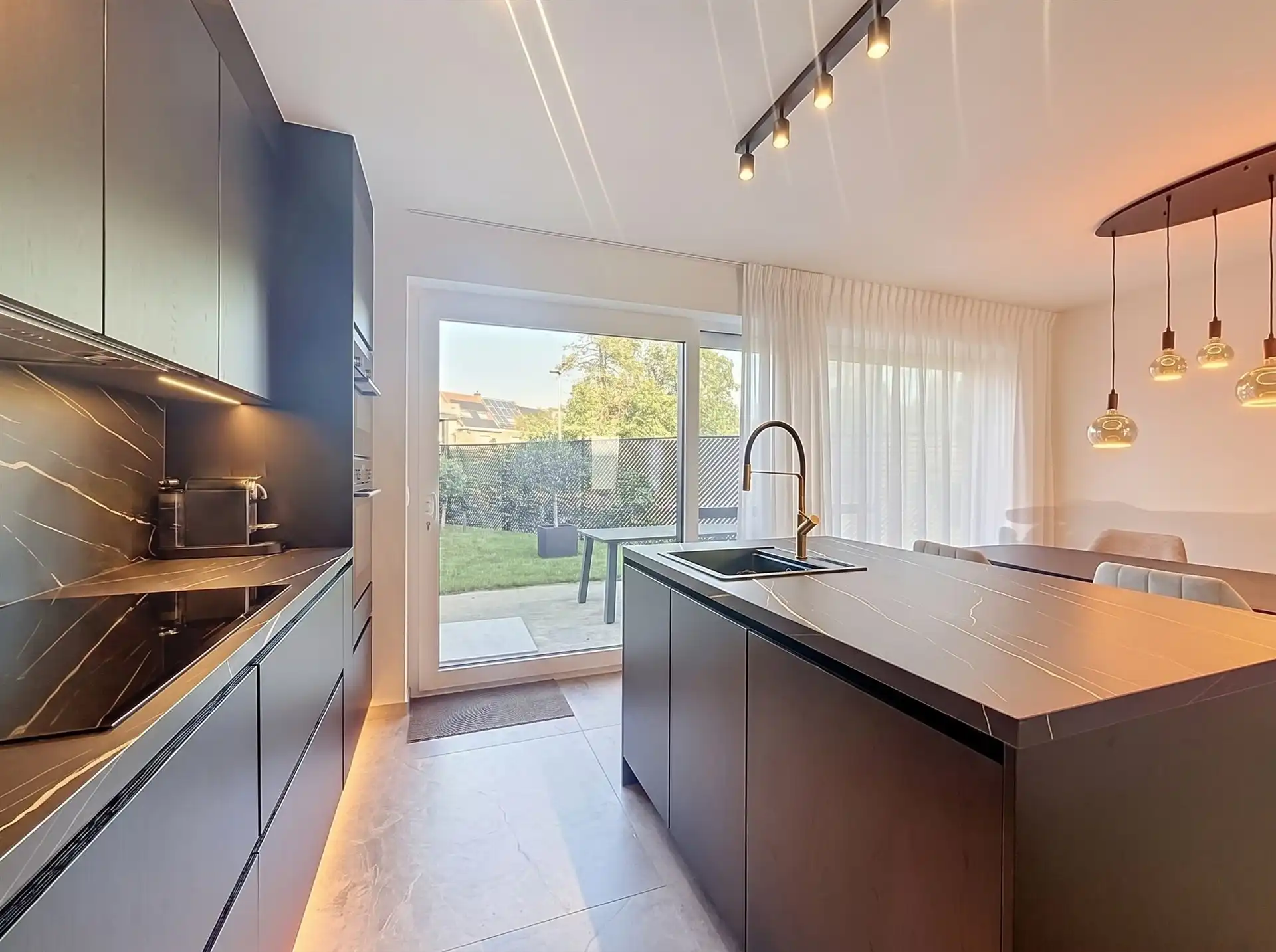 Prachtige nieuwbouwwoning op toplocatie met mogelijks 5 slaapkamers! foto 9