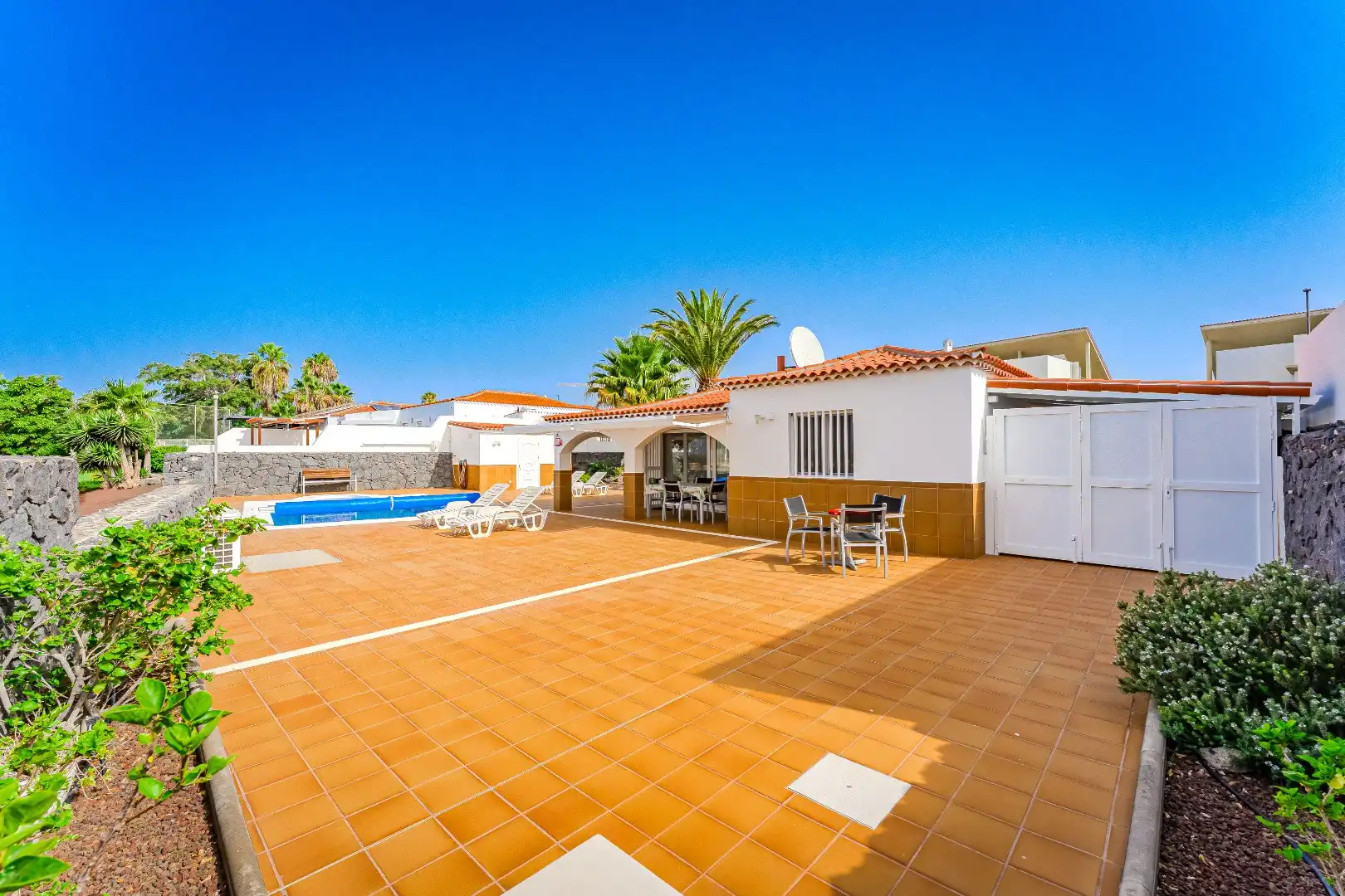 Buitengewone elegante villa aan golfbaan met zicht op zee! foto 6