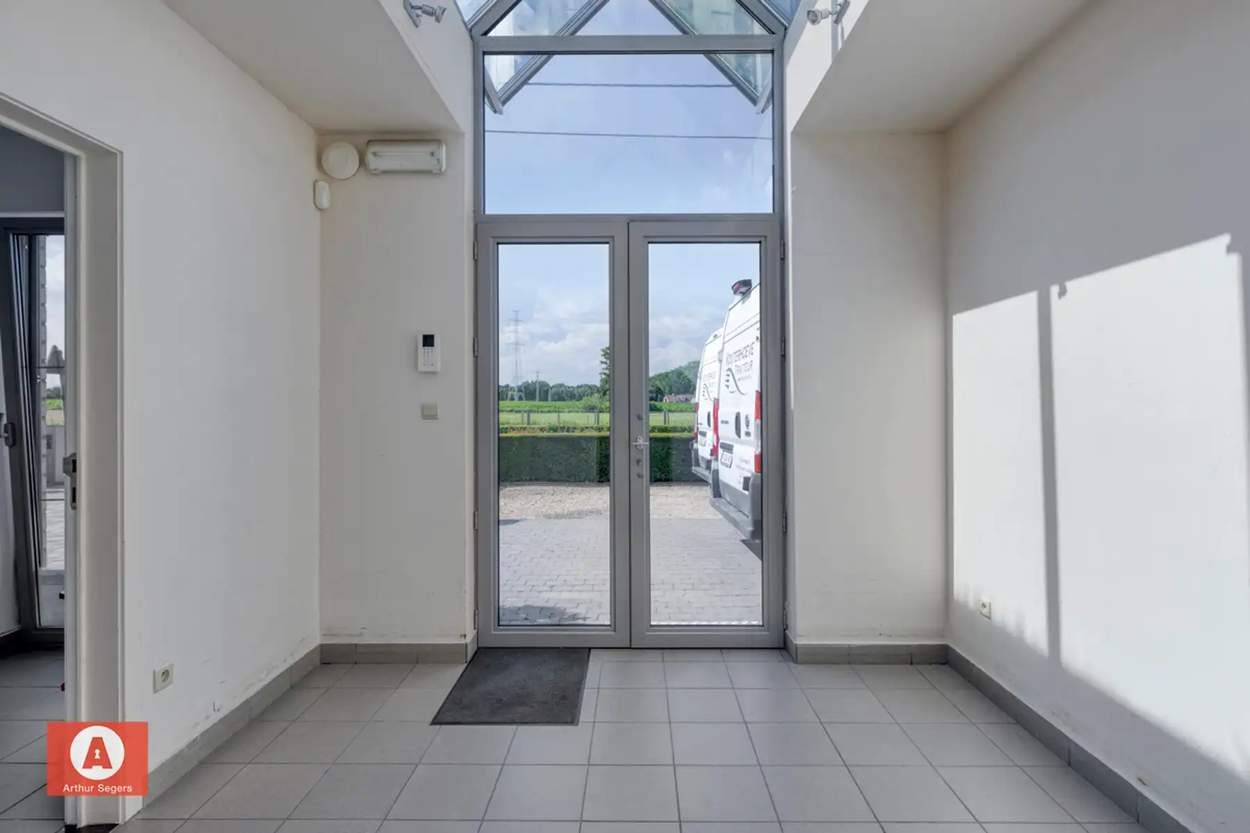 Unieke multifunctionele eigendom (woning met werkplaats) foto 25