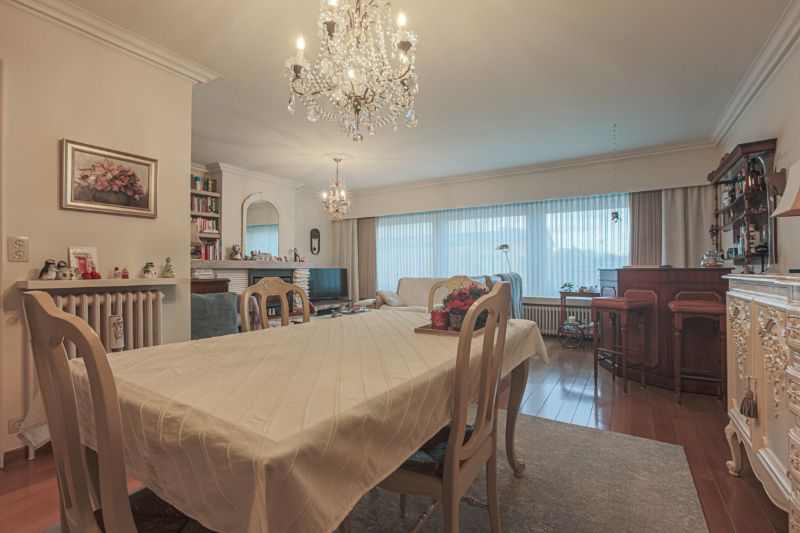 Tot in de puntjes onderhouden woning met 3 slaapkamers, ruime garage en tuin (ENERGIELABEL C). foto 2