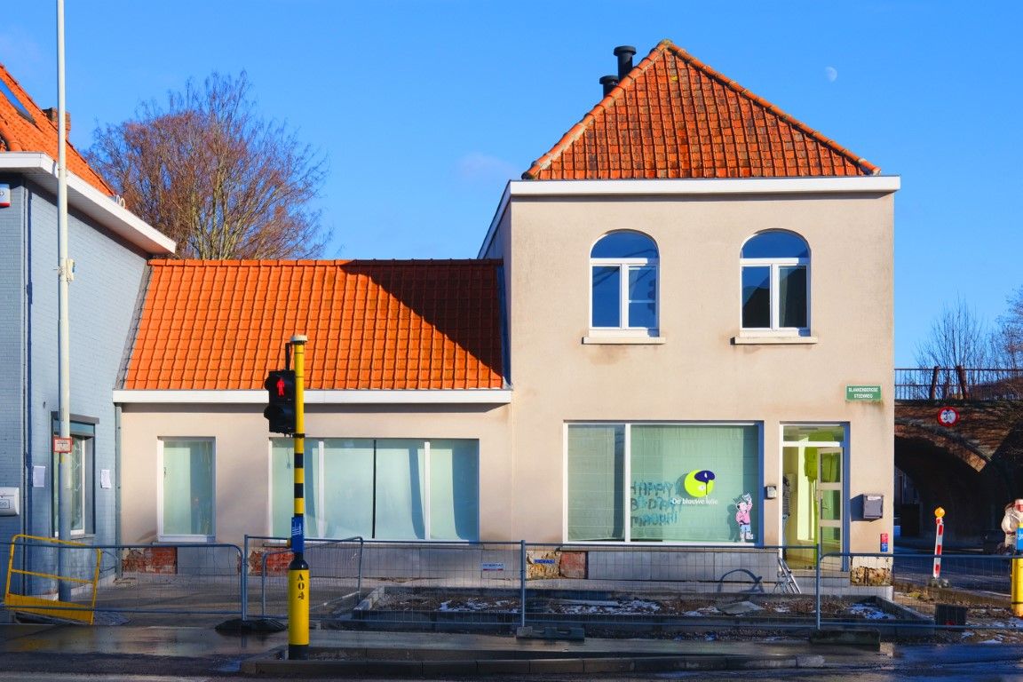 Brugge op Blankenbergse Steenweg Dit RECENT VERBOUWDE  handelspand /   INSTAPKLAAR KINDERDAGVERBLIJF, tot inde puntjes ingericht en georganiseerd  MET WOONST /GROTE BUITENPLAATS /GROTE GARAGE / ZONNEPANELEN foto 1