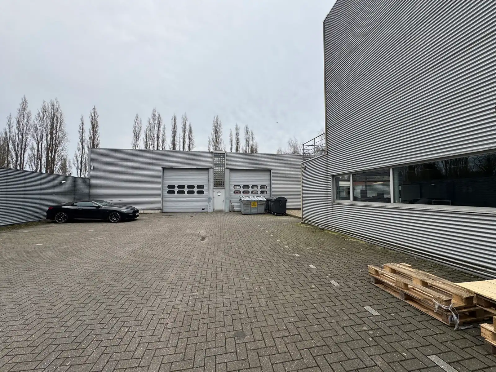 Grote magazijnruimte/atelier met kantoor te koop in Deurne  foto 5