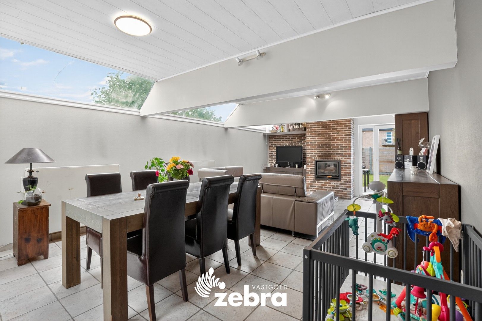 Instapklare woning met 4 slaapkamers en aanpalend stuk grond te Tielt! foto 4