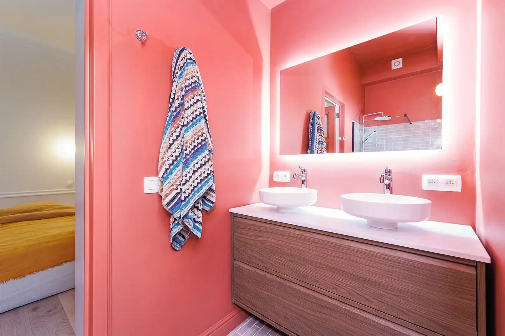 Gerenoveerd 2 slaapkamer appartement foto 8