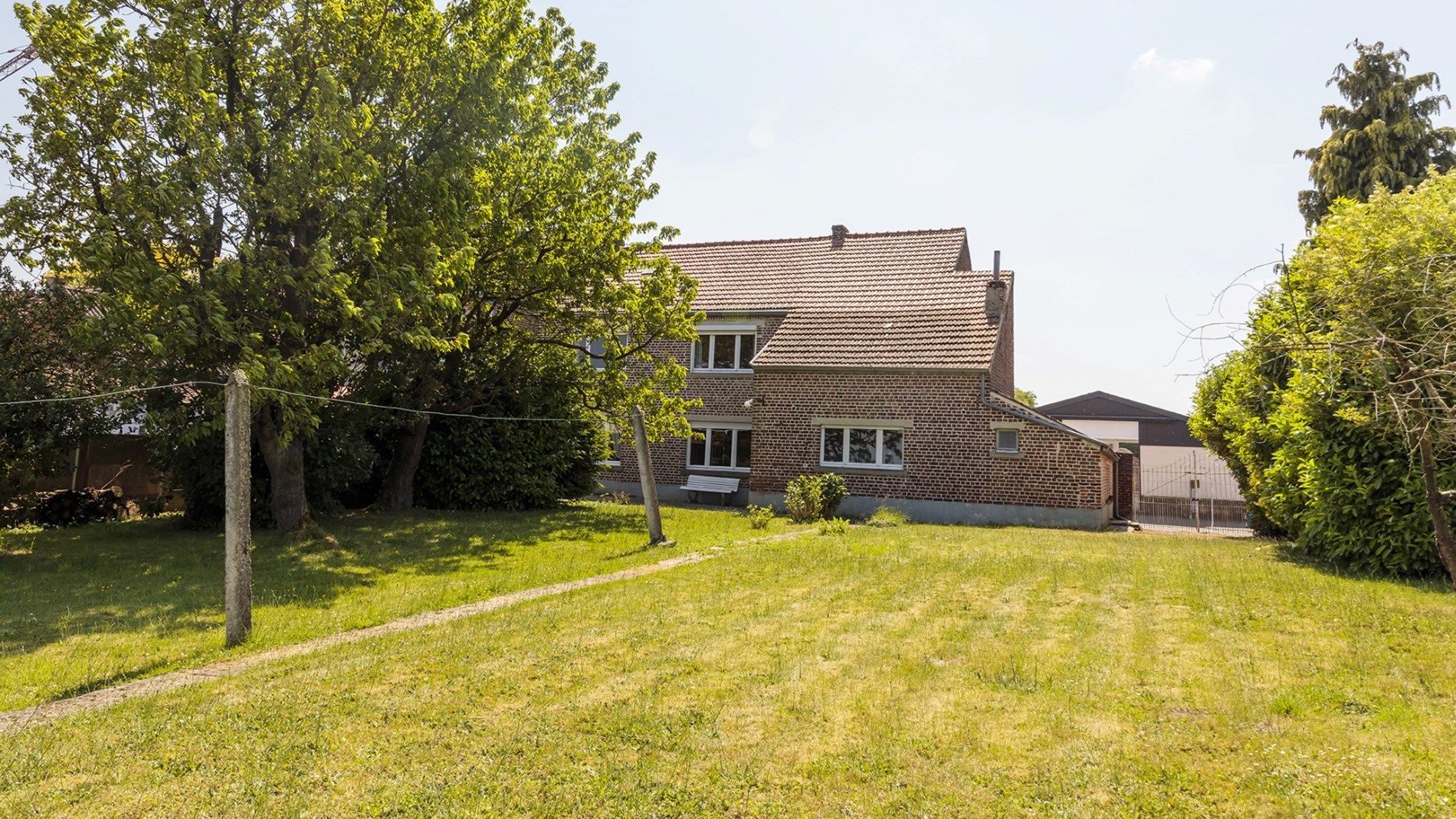 Woning,  mogelijks op te splitsen naar 2 woningen foto 14