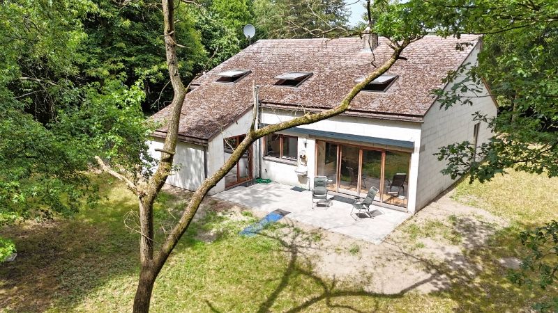 Hoofdfoto van de publicatie: Villa van 265m² inclusief garage-kelder, op een perceel van 21a59ca