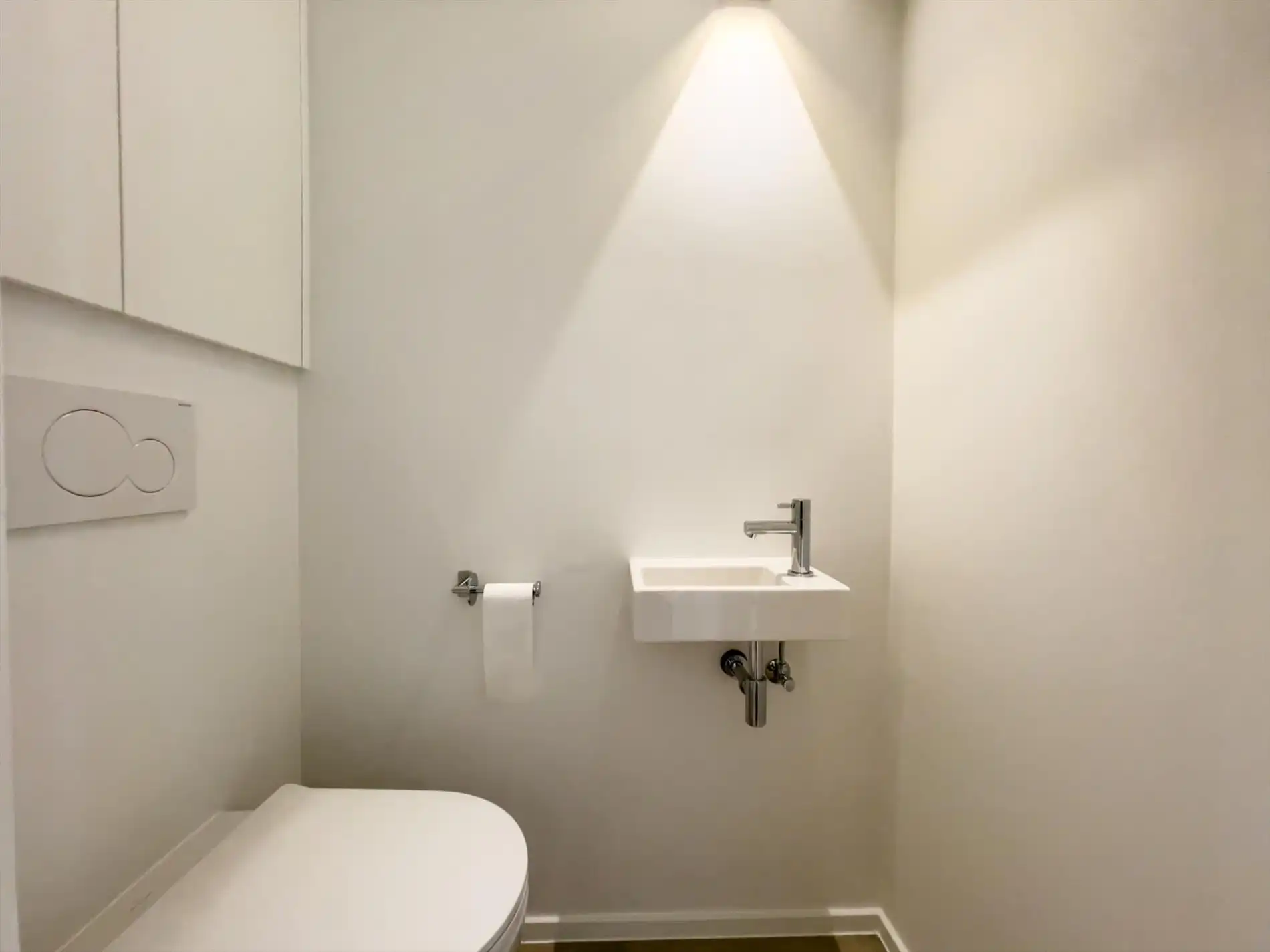 Zonnig, volledig gerenoveerd en ongemeubeld appartement gelegen in de buurt van het Rubensplein met zijdelings zeezicht. foto 8