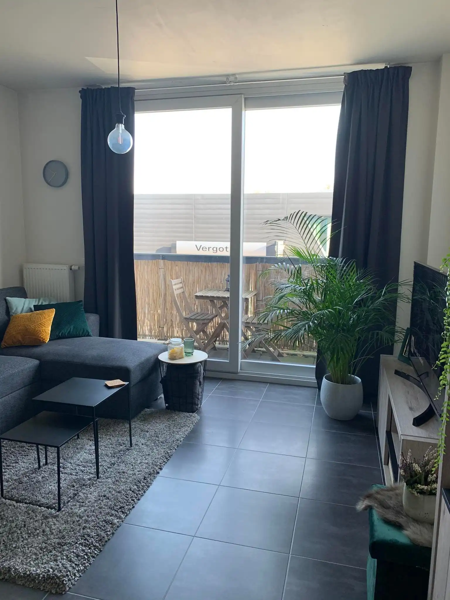 Prachtig 1 slaapkamer appartement nabij het station en centrum foto 3