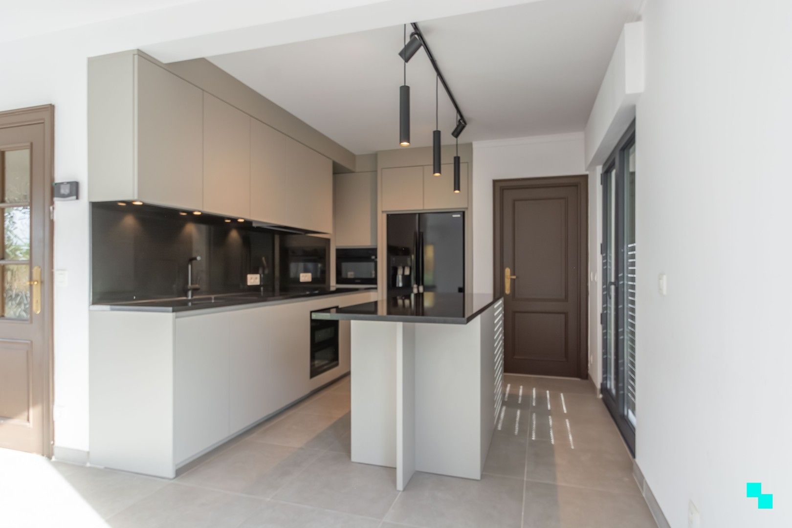 Ruime woning op rustige locatie te Wetteren foto 6