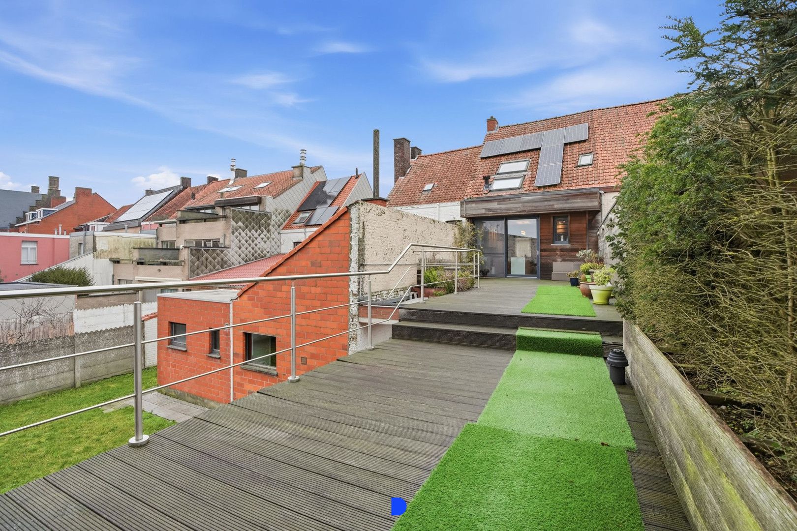 Veelzijdige rijwoning met 2 garages in het centrum van Tielt! foto 15