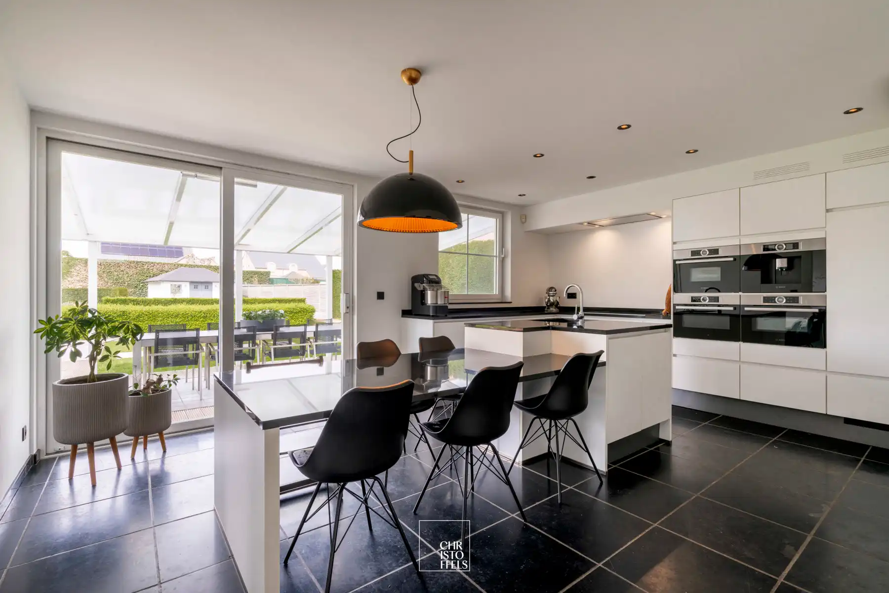 Elegante villa (384m²) op perceel van 1.349m² foto 16