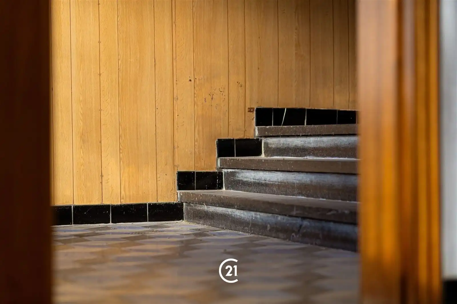 Uitzonderlijk renovatieproject met authentieke kapel! foto 13