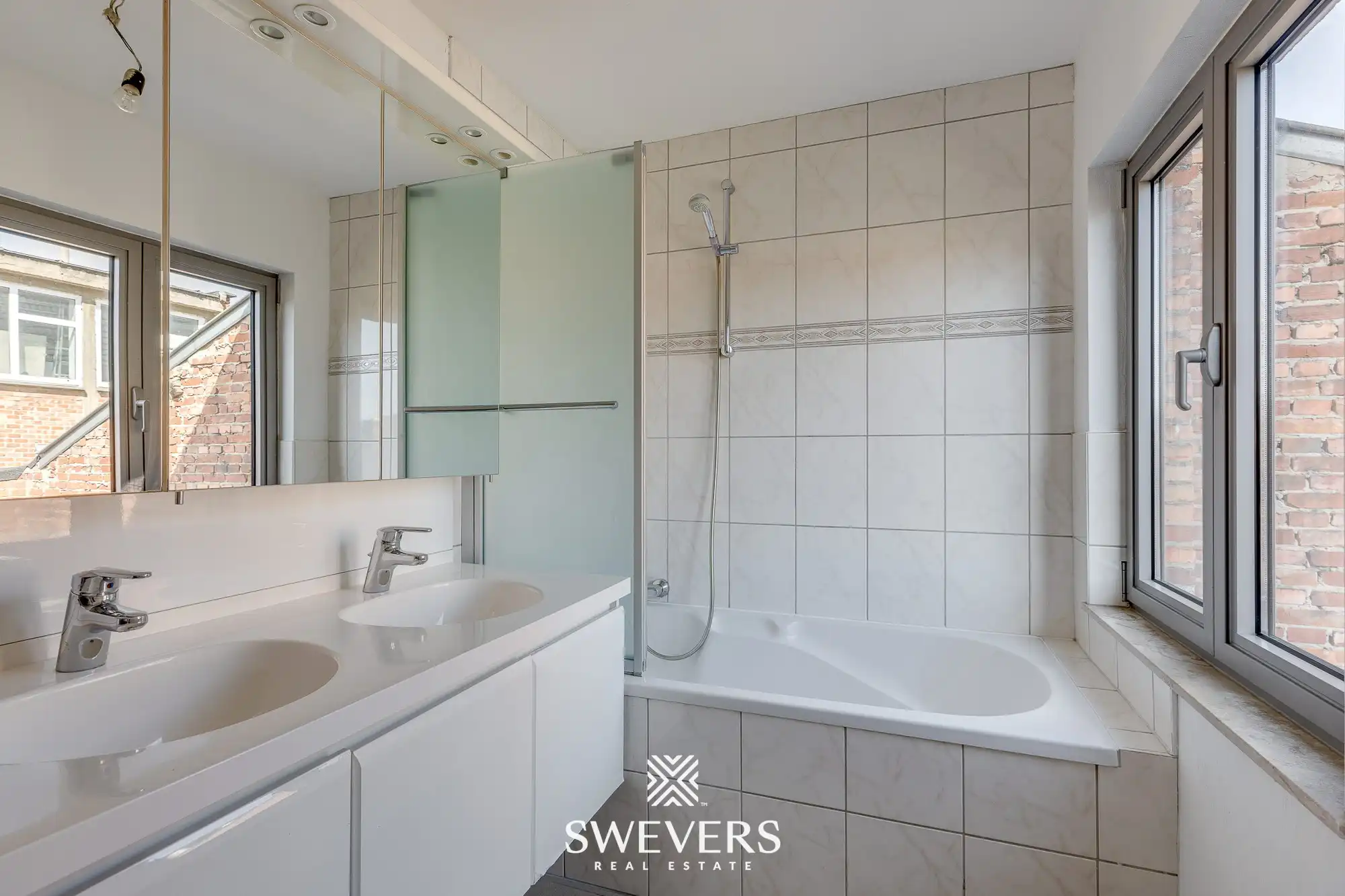 Mooi appartement met 3 slaapkamers te huur in hartje Hasselt foto 11