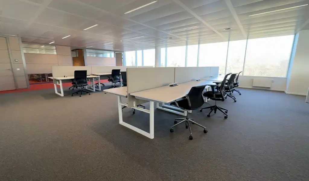 Gemeubelde kantoren met dienstverlening  in AA Tower in Gent foto 3