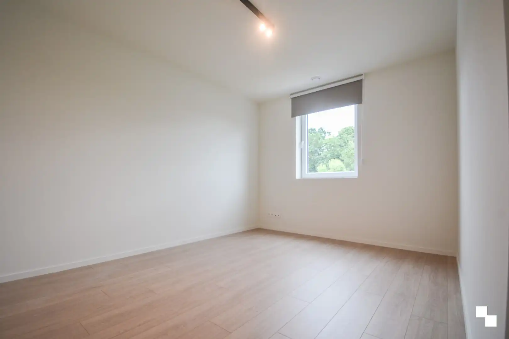 Volledig afgewerkte nieuwbouwwoning met carport te Sleihage foto 11