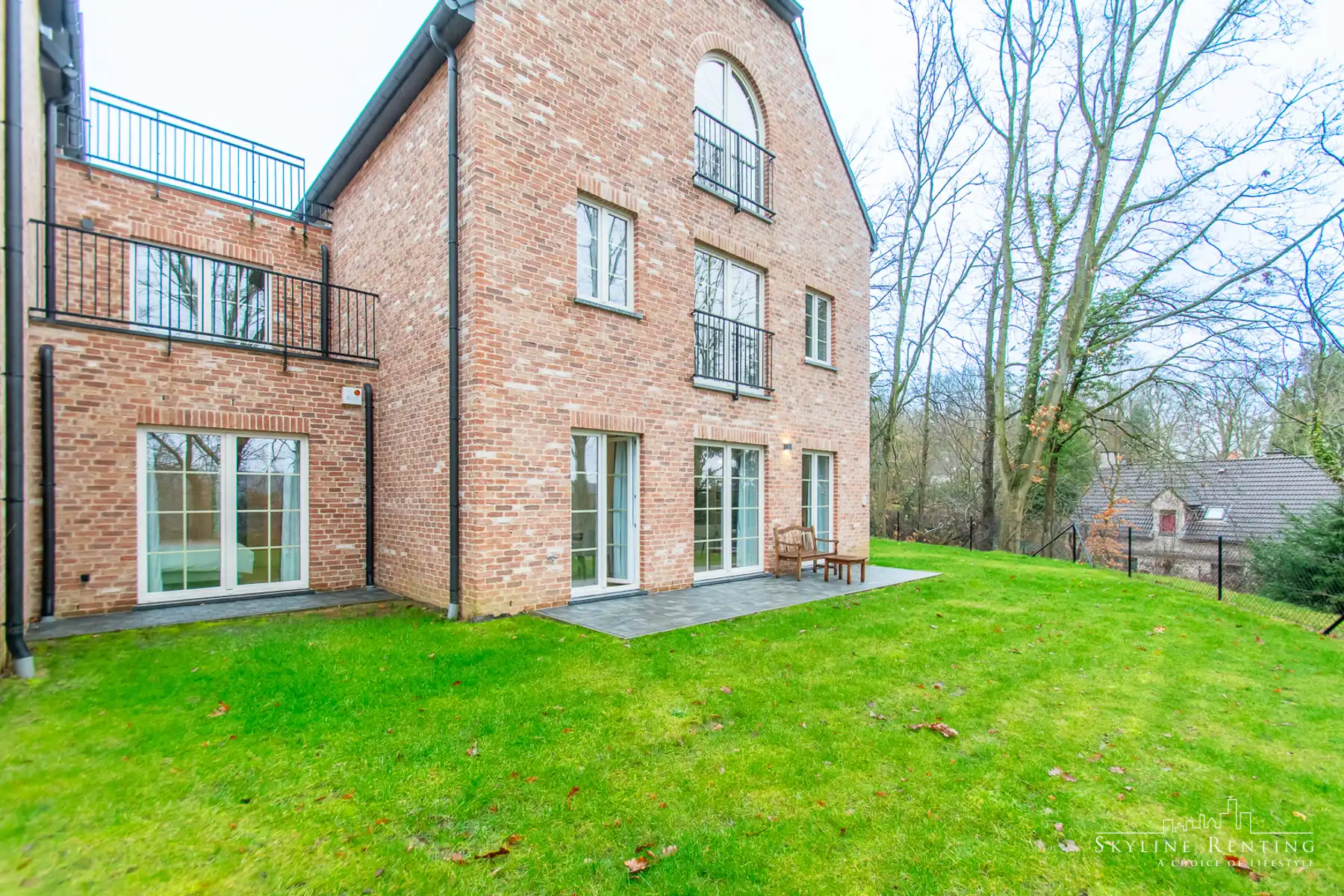 Nieuw 2slpk app. bemeubeld in privé-domein + prachtige tuin foto 6