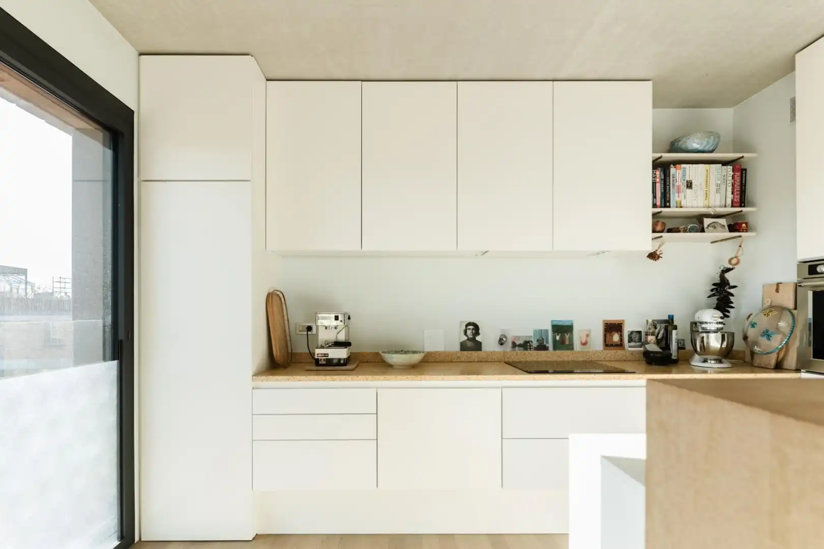 Groen Kwartier: zonovergoten, gemeubeld appartement met terras foto 8