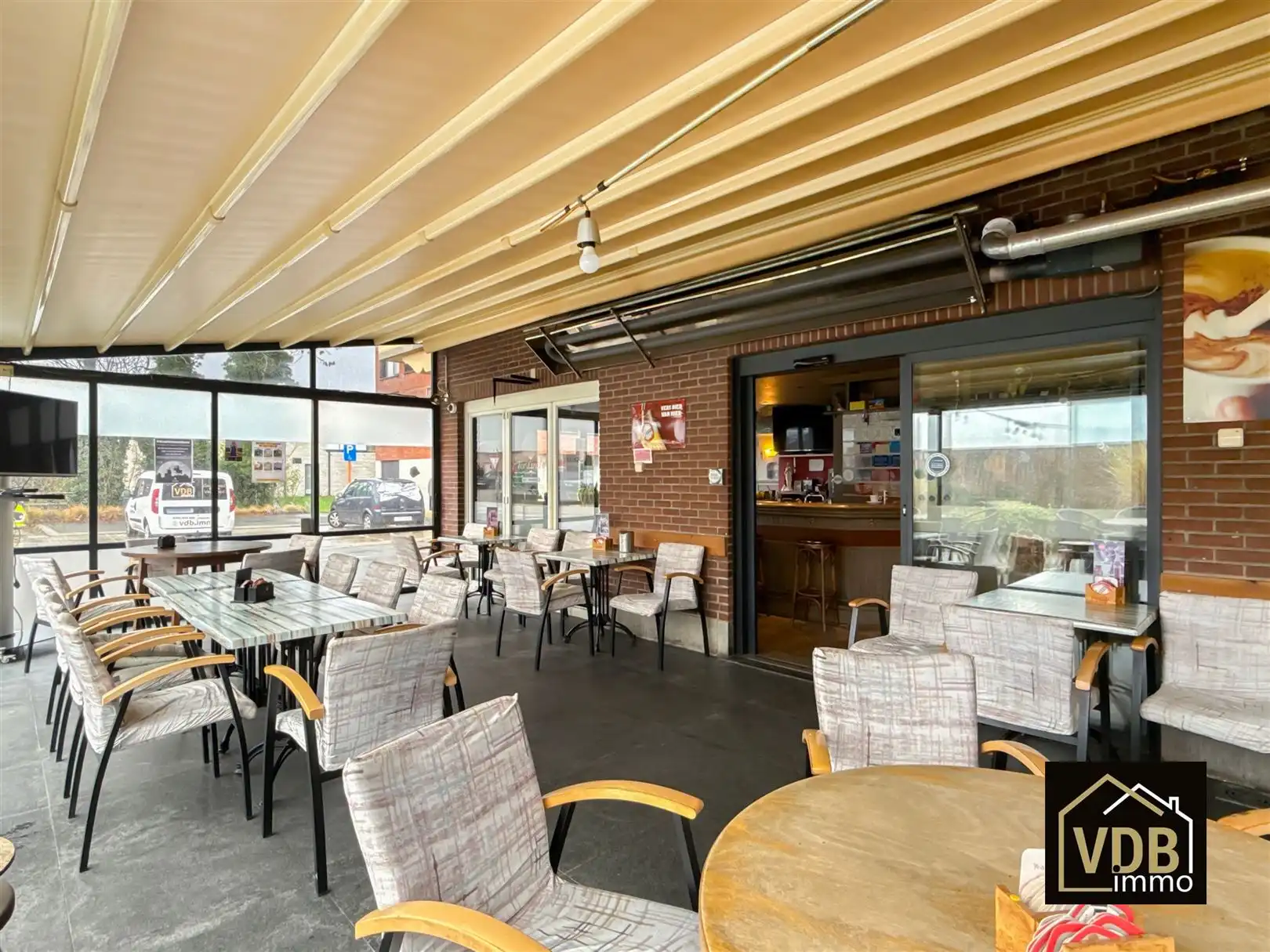 HANDELSHUIS MET WOONST foto 33