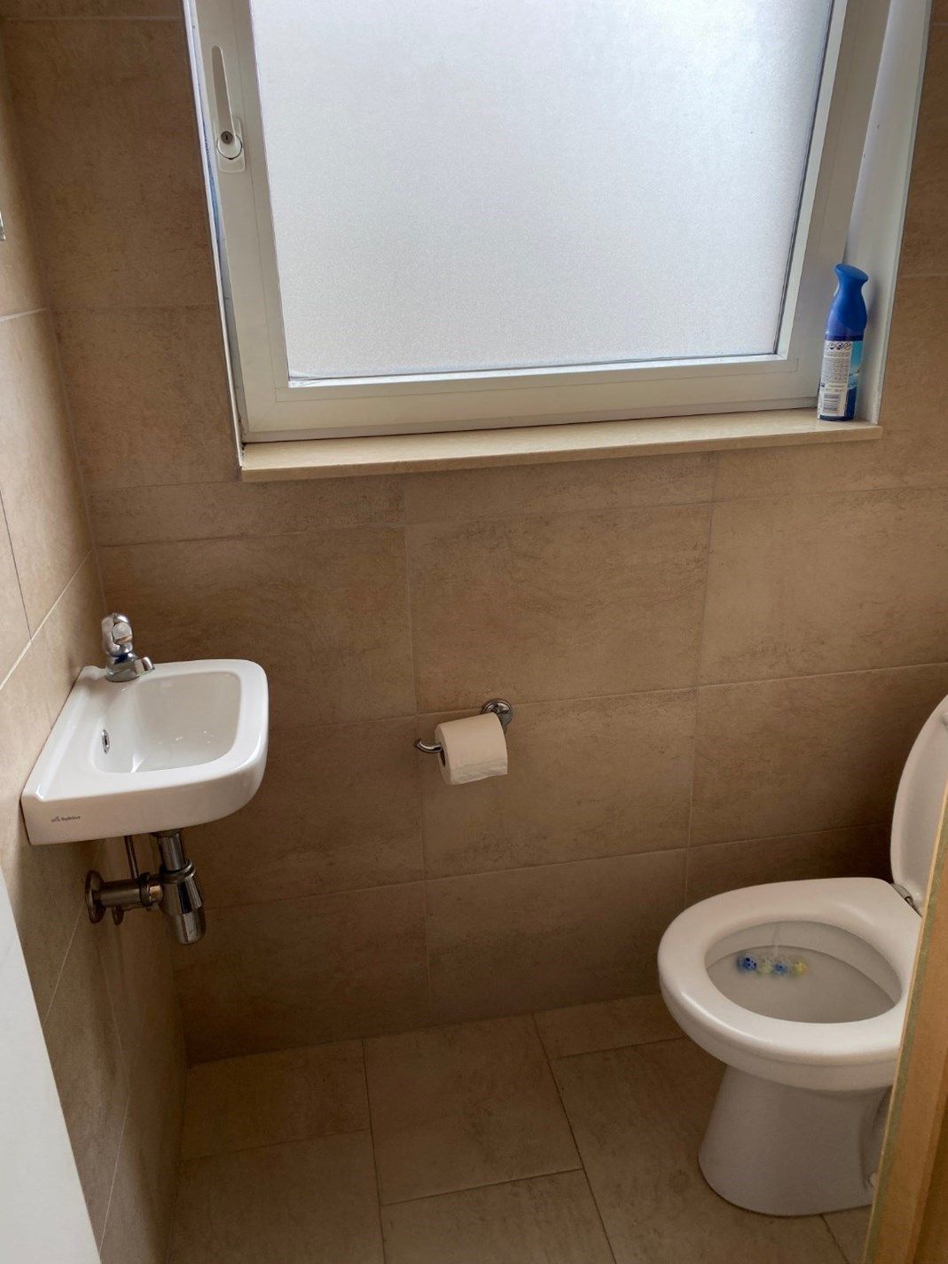 Eigentijds appartement met  autostaanplaats en kelder. Geen vaste kosten. foto 8
