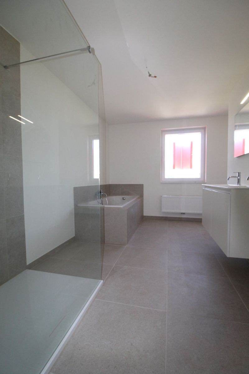 Zeer energiezuinige nieuwbouwwoning te Roeselare foto 12